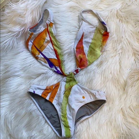 La Gotta Swim Cut-Out Monokini - Picture 4 of 7